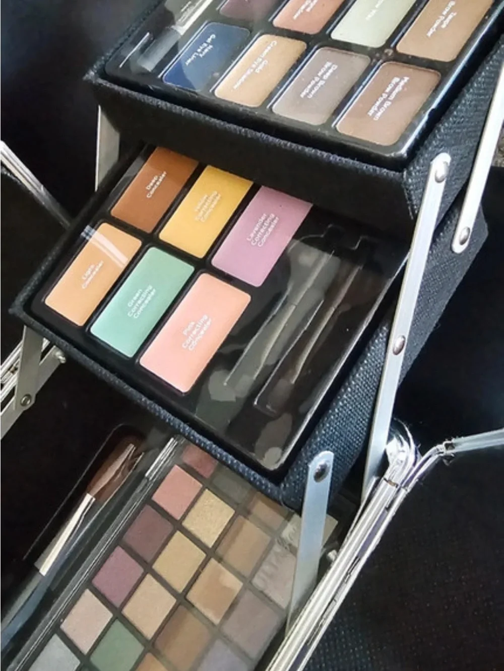 Ulta Professional Women Makeup Train Case Palette - Multi-Color NWOT
